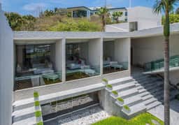 7BD Exclusive Property On Beach - Image 3