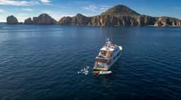 Luxury Yacht in La Paz - Image 5