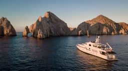Luxury Yacht in La Paz - Image 2