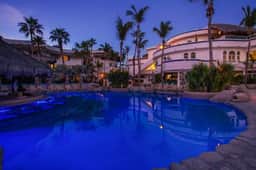 2BD Villa Club Cascadas: Ocean Views & Resort - Image 4