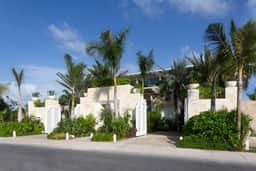 Luxury Beachfront Villa - Image 5