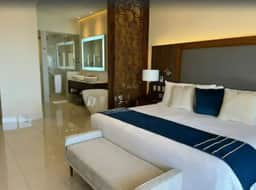 Luxury at its Best - Image 4