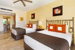 2BD Villa Del Arco Pool, Resort, Stunning View - Image 5