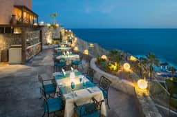 Hacienda Residence Resort, Ocean Views & Pool - Image 2