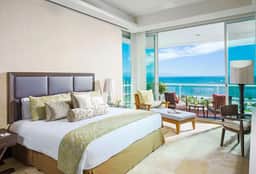 Oceanfront Grand Luxxe with Resort Amenites - Image 3