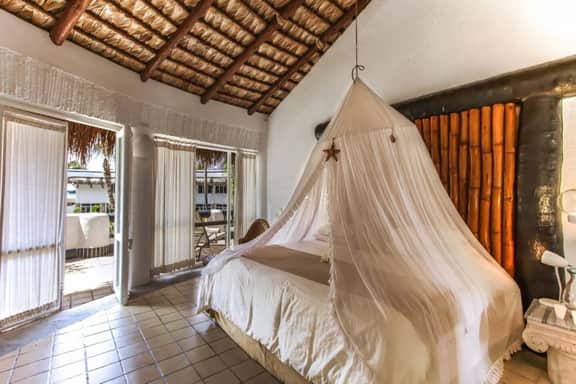 2BD Villa Club Cascadas: Ocean Views & Resort - Image 2