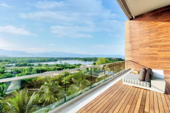 Grand Luxxe 3BR Loft Residence - Image 3