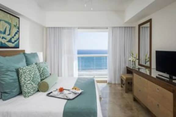 2BD Mayan Palace Vidanta Acapulco, Beachfront - Image 4