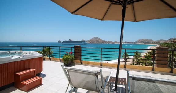 Oceanfront Penthouse with Resort Amenities - Image 5