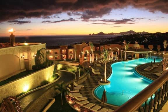Beachfront Residence Villa with Resort Amenities - Image 3
