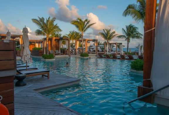 4BD Grand Luxxe Riviera Maya Pool Resort - Image 4