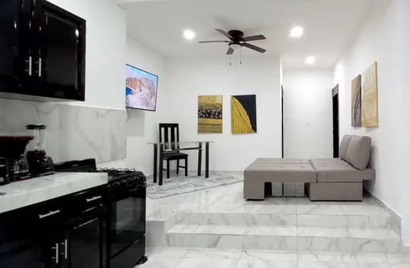 Luxury Lakeview Condo Fastest WIFI Golf Cart Help - Image 1