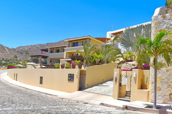 4BD Luxury Villa (Casa Struthers) - Image 1