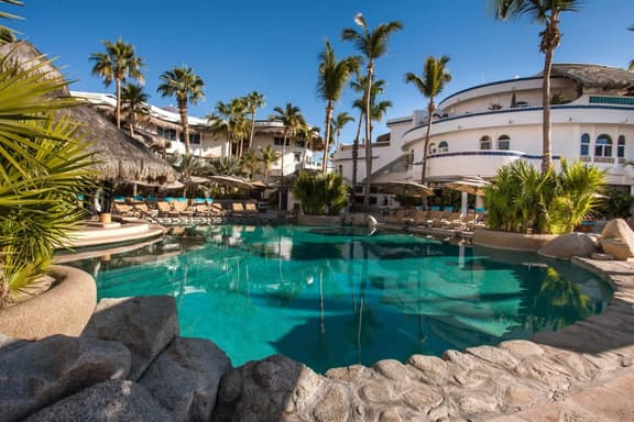 2BD Villa Club Cascadas: Ocean Views & Resort - Image 1