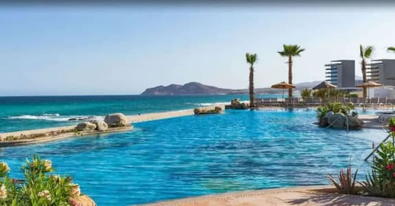 Luxury at its Best - Image 1