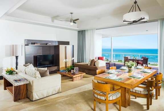 Grand Luxxe Villa with VIP resort amenities - Image 1